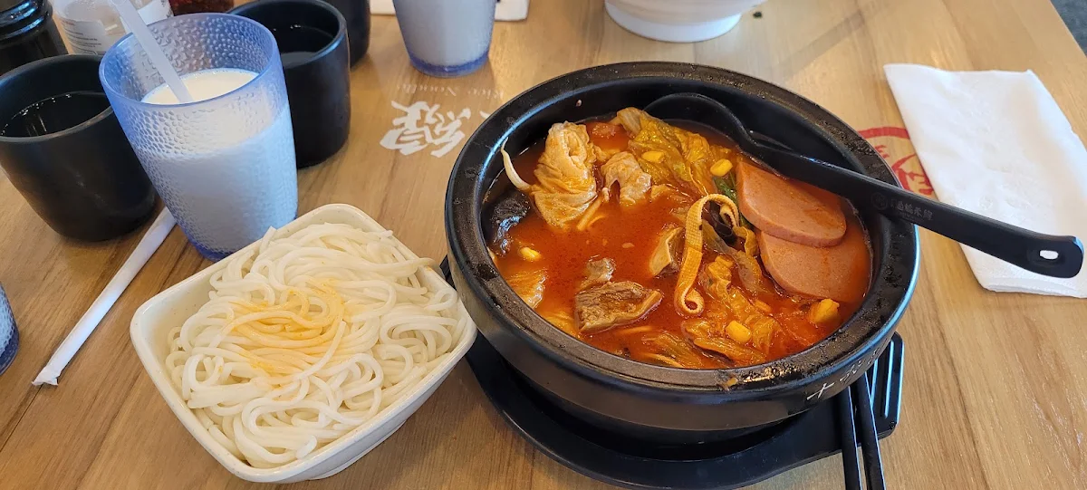 sichuan mala spicy braised beef brisket noodle 麻辣牛腩面, Shi MiaoDao (Ten Seconds) Yunnan Rice Noodle (Scarborough) 十秒到云南过桥米线